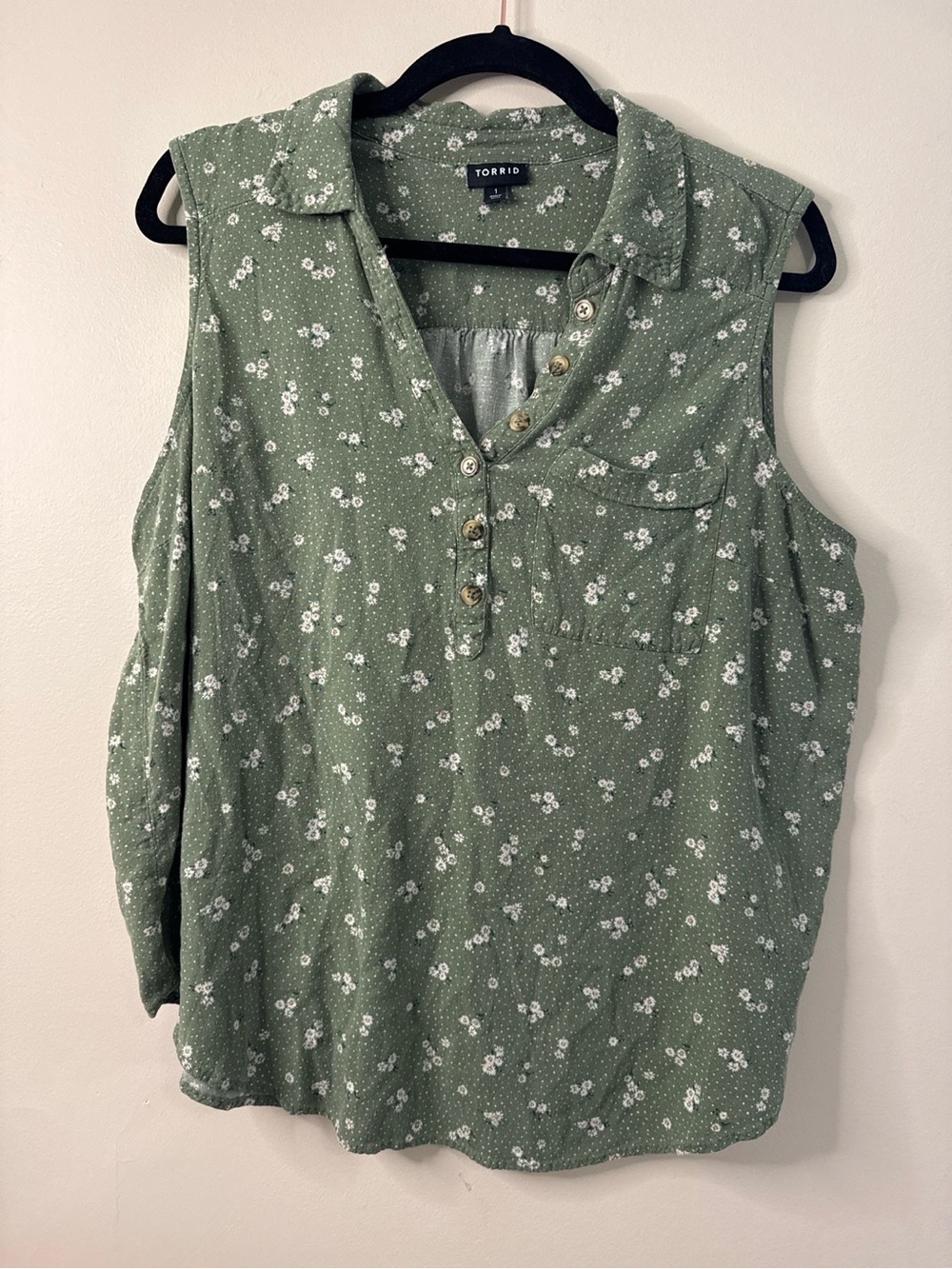 Torrid Harper Challis Sleeveless Green Floral Button-Front Blouse